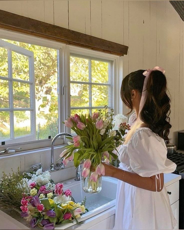 5 Practices to Use Feminine Energy to Cultivate Gratitude