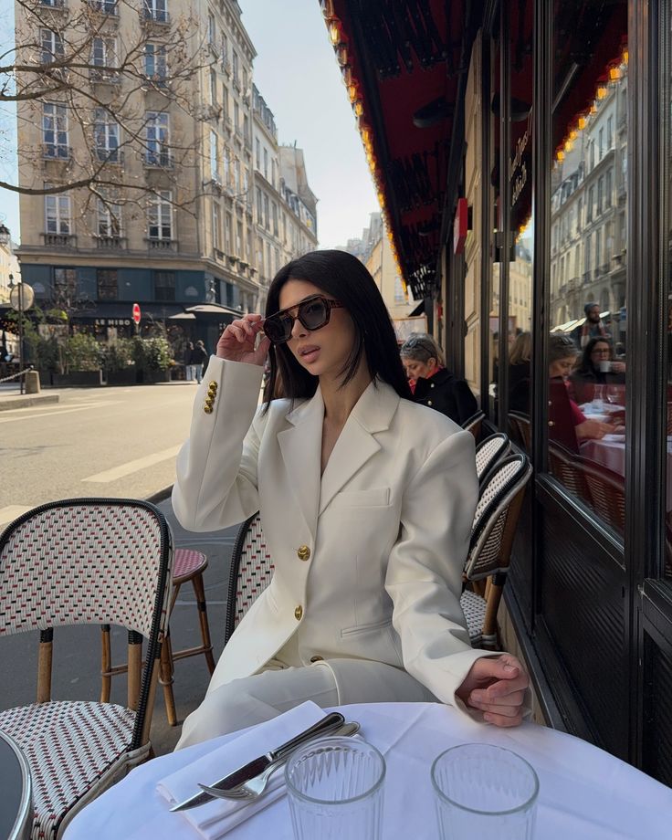 5 Ways to Transition from New Money to Quiet Luxury